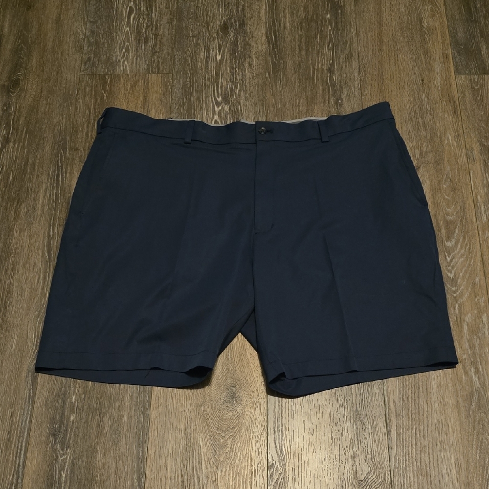Walter Hagen Women's Size 42 Dark Blue Flat Front Golf Shorts